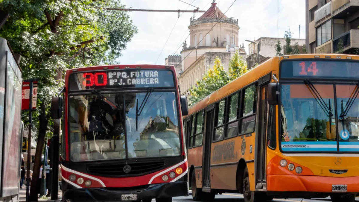 Este jueves habrá paro de colectivos en el interior del país por falta de acuerdo salarial. (Foto: archivo)
