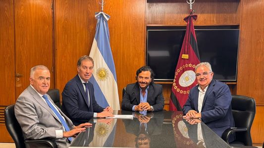 Santilli retomó la ronda de negociaciones con gobernadores a horas de la sesión por la ley de Glaciares