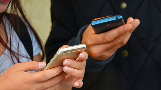 Un hombre le envió una foto desnudo a una mujer sin su consentimiento y deberá afrontar una dura sanción