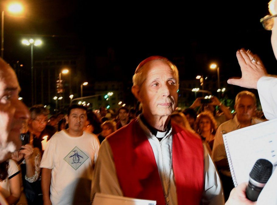 El arzobispo Mario Poli presidió el Vía Crucis por Avenida de Mayo