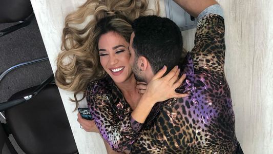 Jimena Barón y Mauro Caiazza, a los besos en una oficina: Vacía para chapar