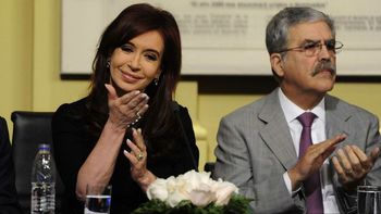Sobreseyeron a Cristina Kirchner y a Julio De Vido en una derivación de la causa cuadernos