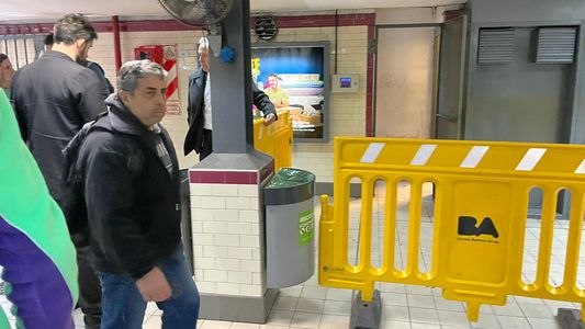 Terror en el subte porteño: se derrumbó parte de la estación Primera Junta