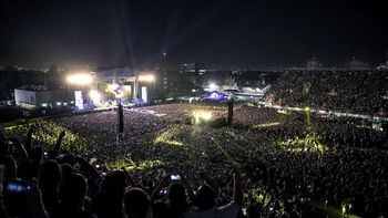 El Gobierno evalúa restringir los eventos masivos para bajar la velocidad de los contagios