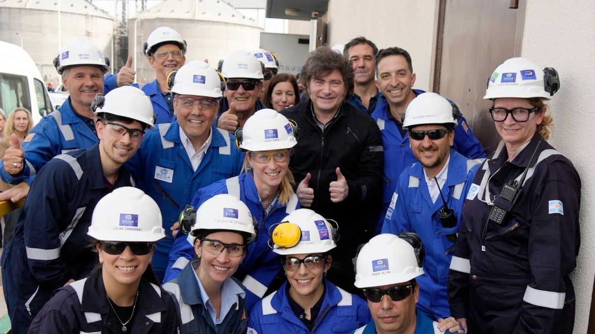 Javier Milei recorri&oacute; inversiones millonarias en Bah&iacute;a Blanca y destac&oacute; los proyectos bajo el RIGI. (Foto: Presidencia)