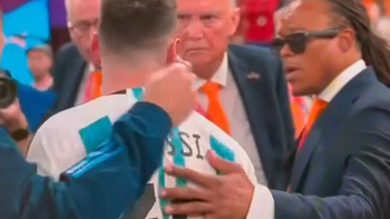 Video: el tremendo cara a cara de Messi con Van Gaal tras la victoria de Argentina