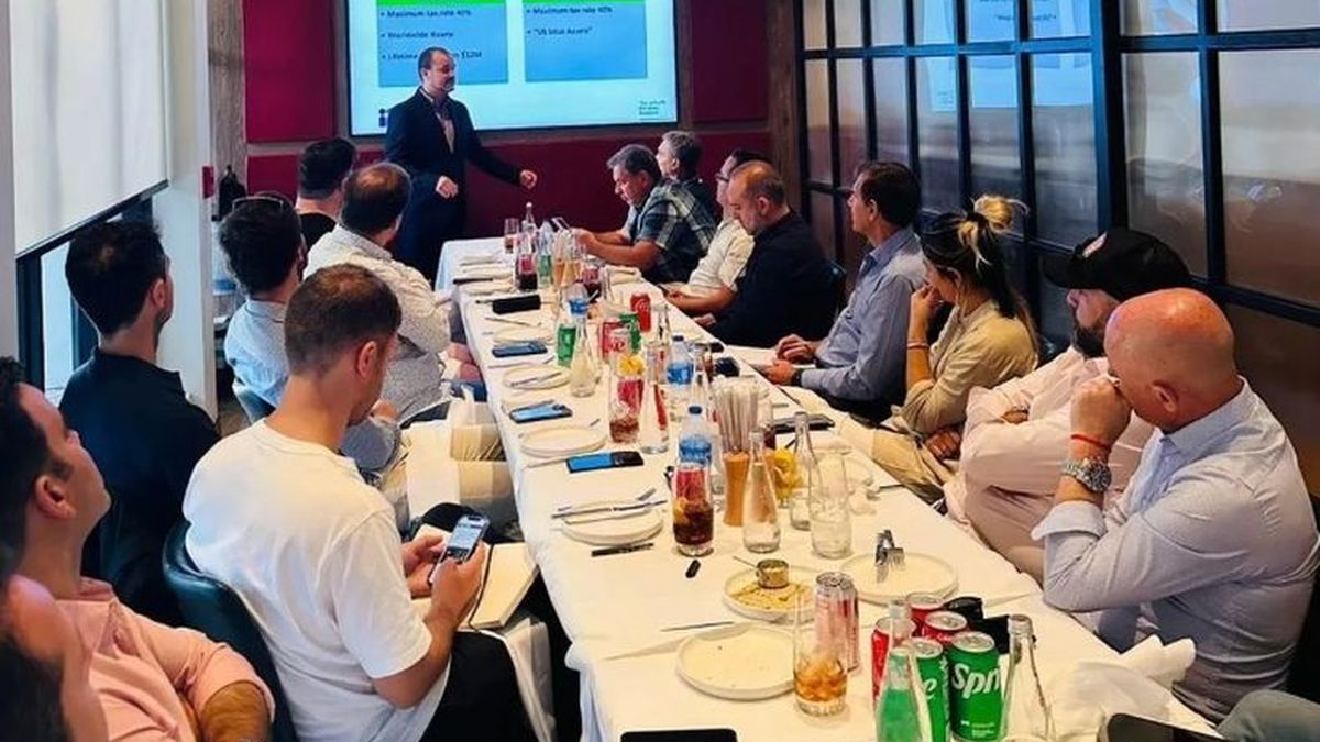 Una de las reuniones de emprendedores interesados en desarrollar franquicias en Estados Unidos. (Foto Latam en USA)