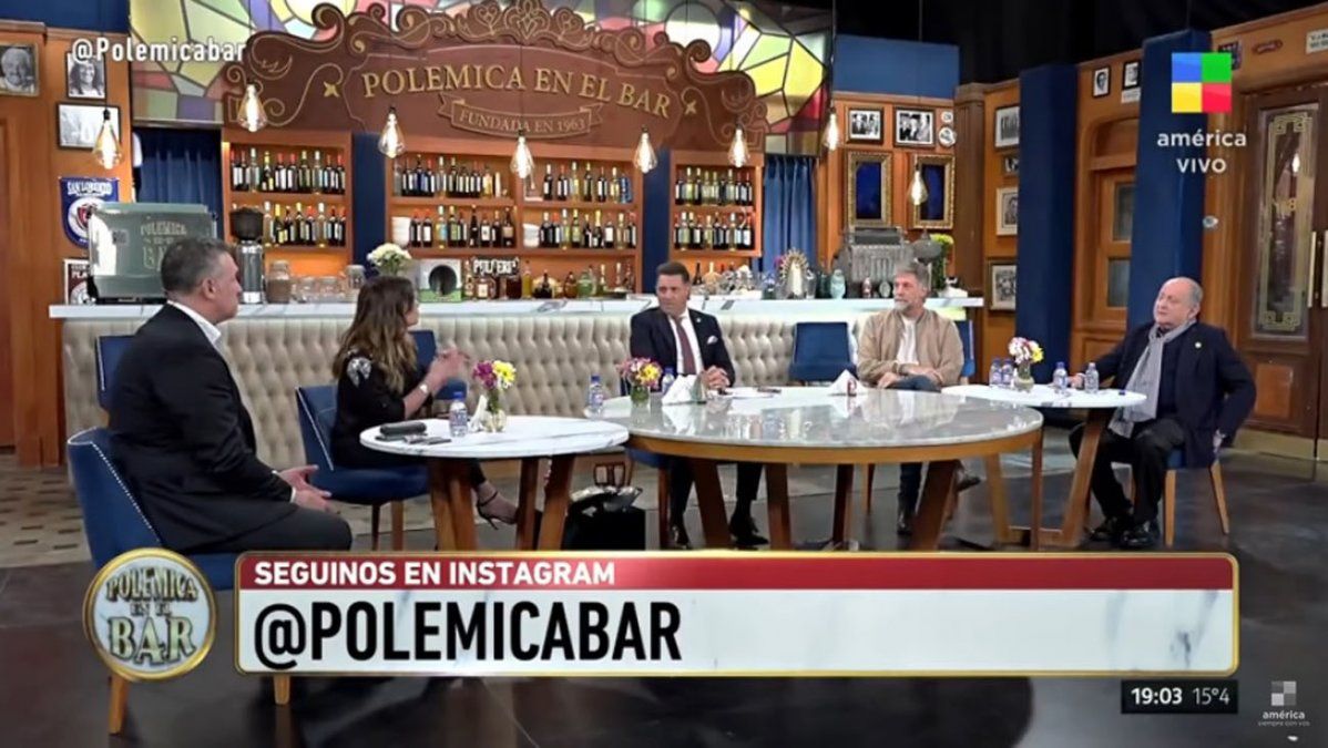 Horacio Cabak volvió a ocupar su silla en Polémica en el bar