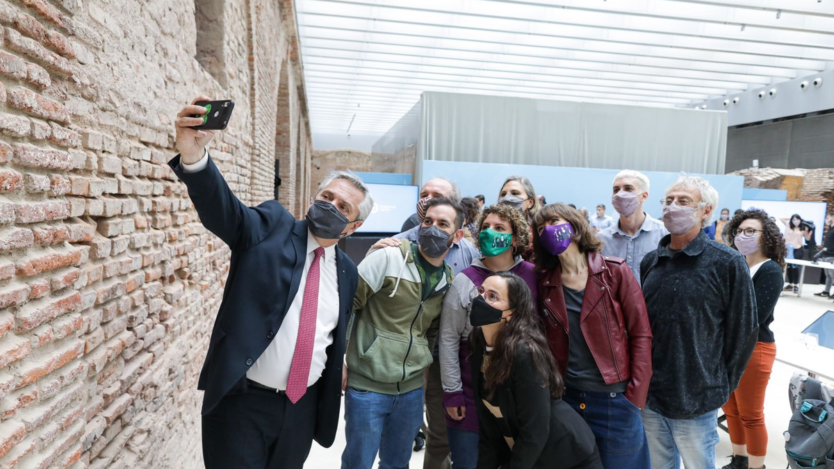 Alberto Fernández en campaña para las PASO y con la mira en la general.