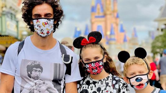 Mariano Martínez viajó a Disney con dos de sus tres hijos