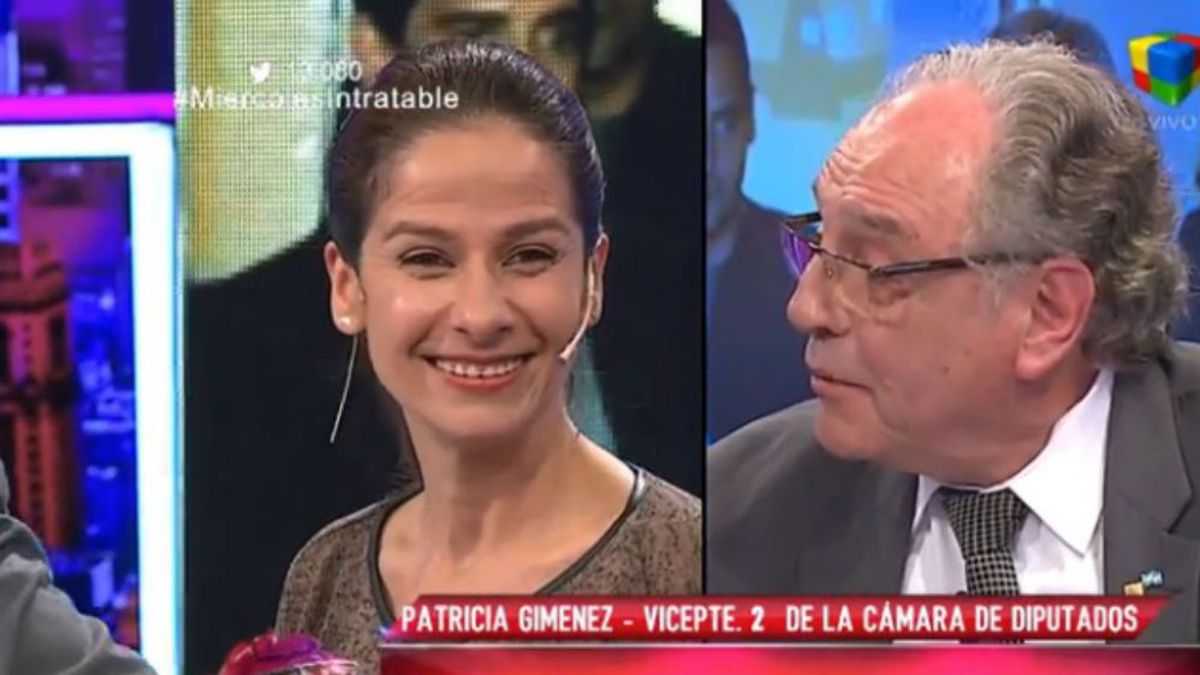 Qin ichida yaqindan porno