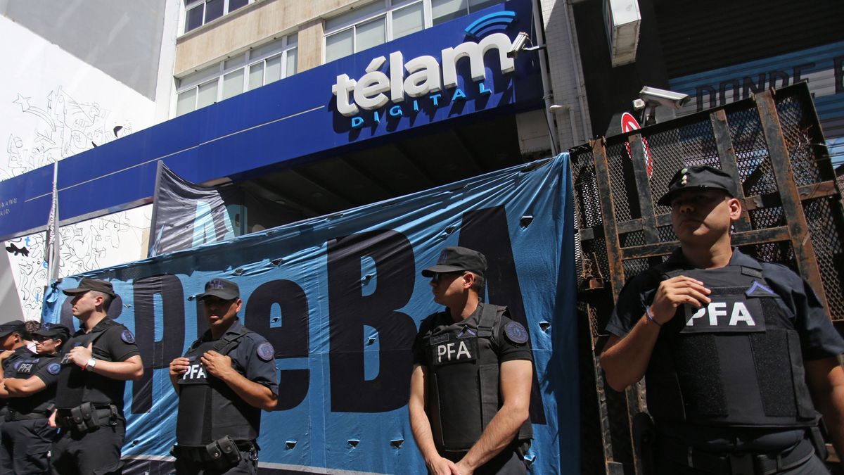 Cierre de Telam.