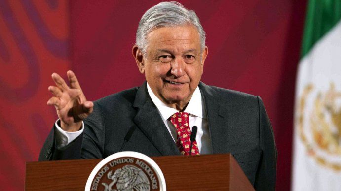 Pese a que un funcionario cercano se infectó, el presidente de México rechazó someterse a un test de COVID-19