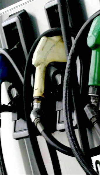 YPF subió las naftas un 8% y el litro roza los 41 pesos