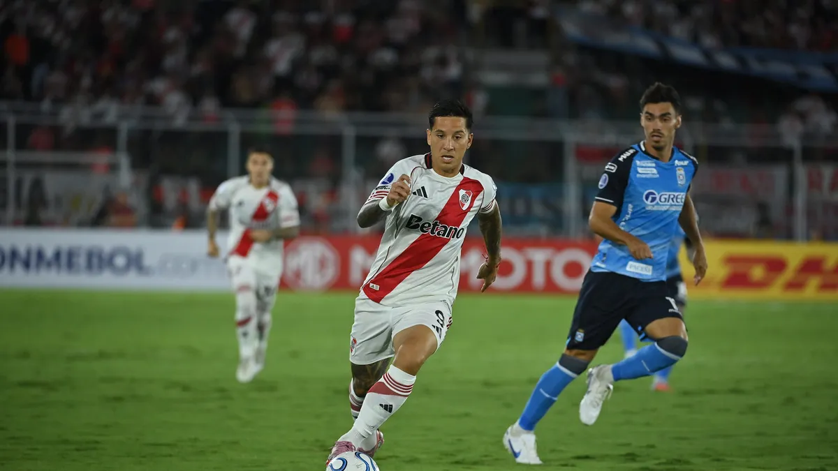 River cortó su racha de triunfos en la Sudamericana: con un expulsado desde el arranque empató 1-1 con Blooming
