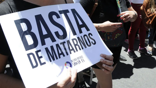 Horror en Monte Grande: un policía de la bonaerense asesinó a balazos a su pareja y luego se suicidó en plena calle