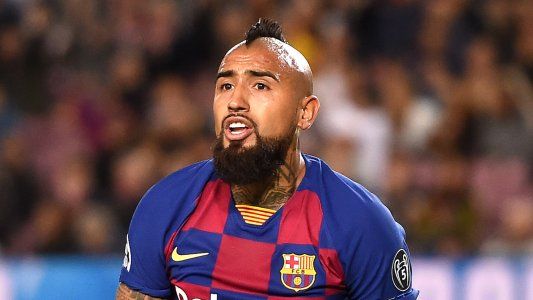 Arturo Vidal se quiere ir de Barcelona y denunció al club por una deuda millonaria