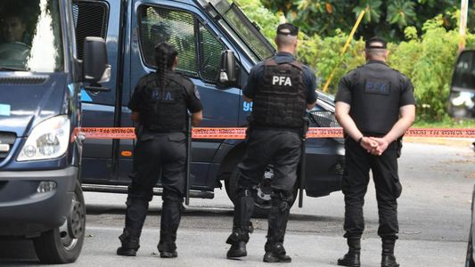 Villa Pueyrredón: un policía herido, dos detenidos y un prófugo en un tiroteo en un robo en plena Navidad