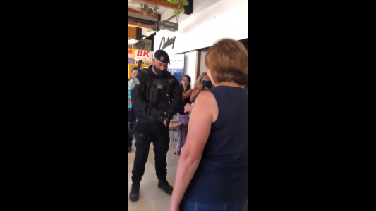 Sergio Berni ordenó iniciar un sumario a los policías que saludaron a Patricia Bullrich