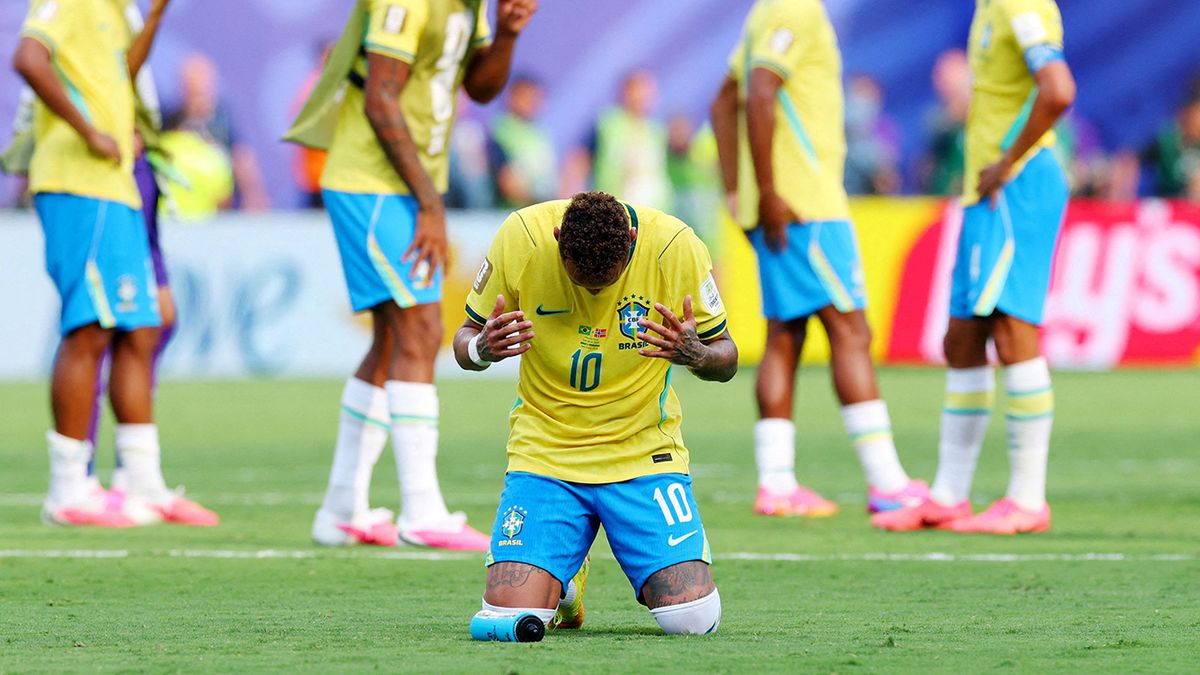 Neymar estall&oacute; en llanto por la derrota de Brasil ante Noruega. (Foto: Reuters)