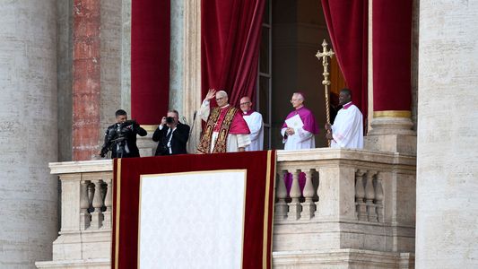 Qué dijo el nuevo papa en su primer discurso desde la basílica de San Pedro