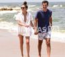 Las fotos de Isabel Macedo y Juan Manuel Urtubey en José Ignacio: mates, charlas y caminata en la playa