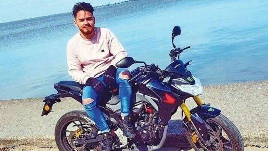 Mataron a un joven de un piedrazo en la cabeza para robarle la moto en el acceso Sudeste