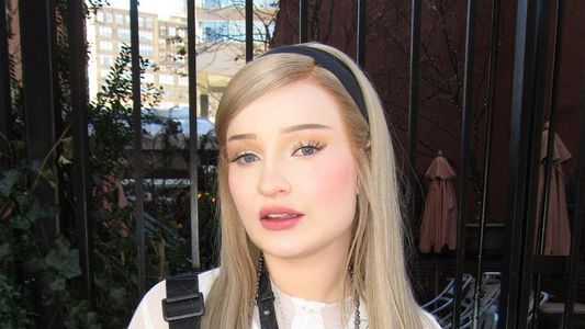 Conocé a Kim Petras, la primera mujer trans que cantará en los Premios Grammy 2023