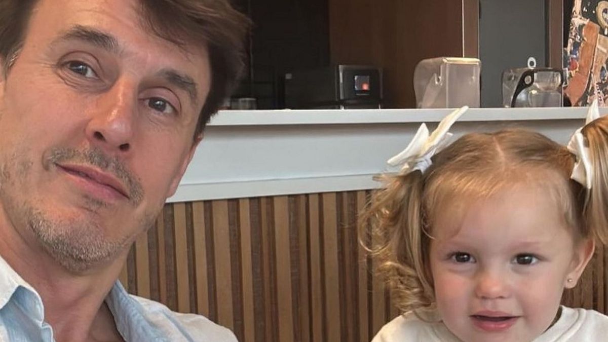 Qué actividad hizo Roberto García Moritán con su hija Ana mientras Pampita disfruta de París