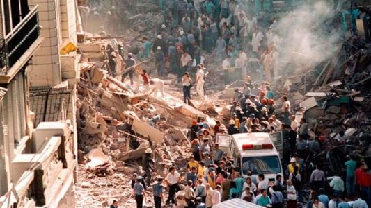 Informe Toma: qué dice el documento secreto de la ex SIDE sobre el atentado a la AMIA