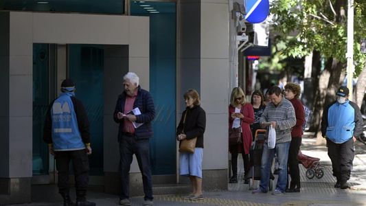 ANSES Jubilados y Pensionados: mañana comienzan a cobrar sus haberes con medio aguinaldo y aumento del 15%