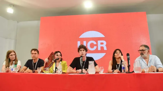 El radicalismo se sumó a las acusaciones de un supuesto acuerdo entre Milei y el kirchnerismo por Ficha Limpia