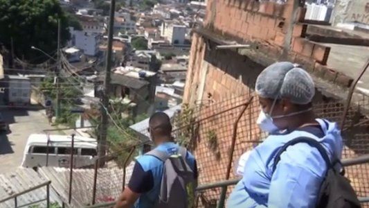 La pandemia ya causó más de 900.000 muertes en el mundo y un tercio de ellas se concentra en América Latina