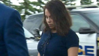 Una mujer orinó sobre las papas en un supermercado y la pillaron las cámaras de seguridad