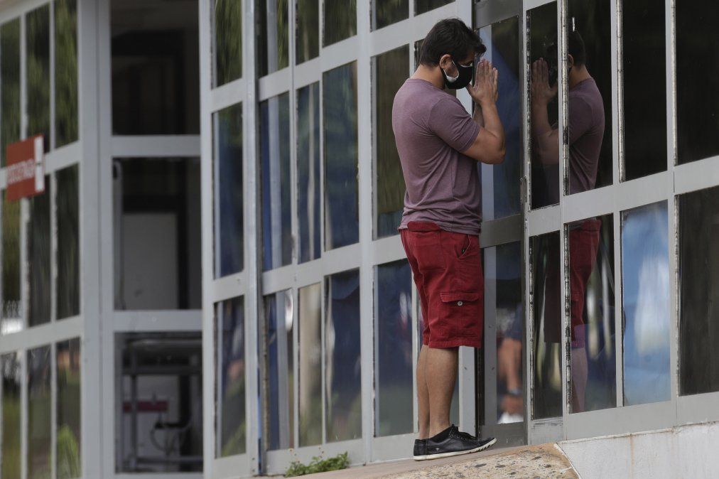 Las UTI están llegando al límite en todo Brasil (Foto: AP)