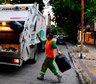 Dolor total por el recolector de basura: se cayó en pleno trabajo y pasó una verdadera tragedia