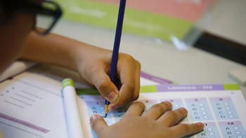 AYUDA ESCOLAR con AUMENTO en JULIO: cómo anotarse para COBRAR más de $100 mil
