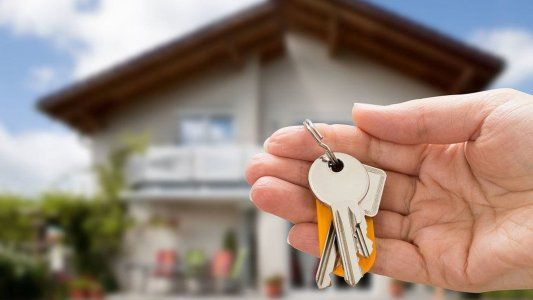 La casa propia, un sueño imposible: para acceder a un crédito se necesitan ingresos mensuales por $130 mil