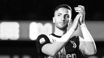 barcelona sigue de cerca a bentancur y en boca se relamen por la millonada que puede recibir
