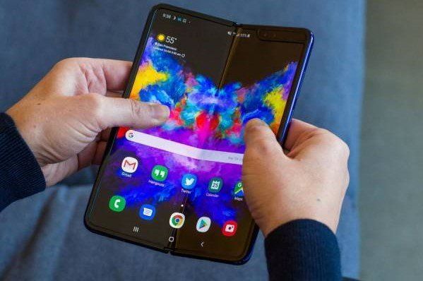 La pantalla irrompible es real: Samsung la usará en móviles