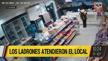 La Plata: ladrones hicieron de falsos empleados en un robo. (Captura de Tv) La Plata: ladrones hicieron de falsos empleados en un robo. (Captura de Tv)