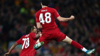 El Liverpool gana siempre: con suplentes eliminó al Everton de la FA Cup