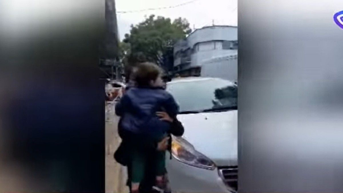 El hecho ocurrió en la calle San Luis de la ciudad santafesina (Foto: captura de video).