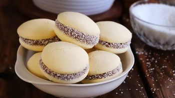 Alfajores de maicena caseros: la receta para que salgan perfectos en simples pasos