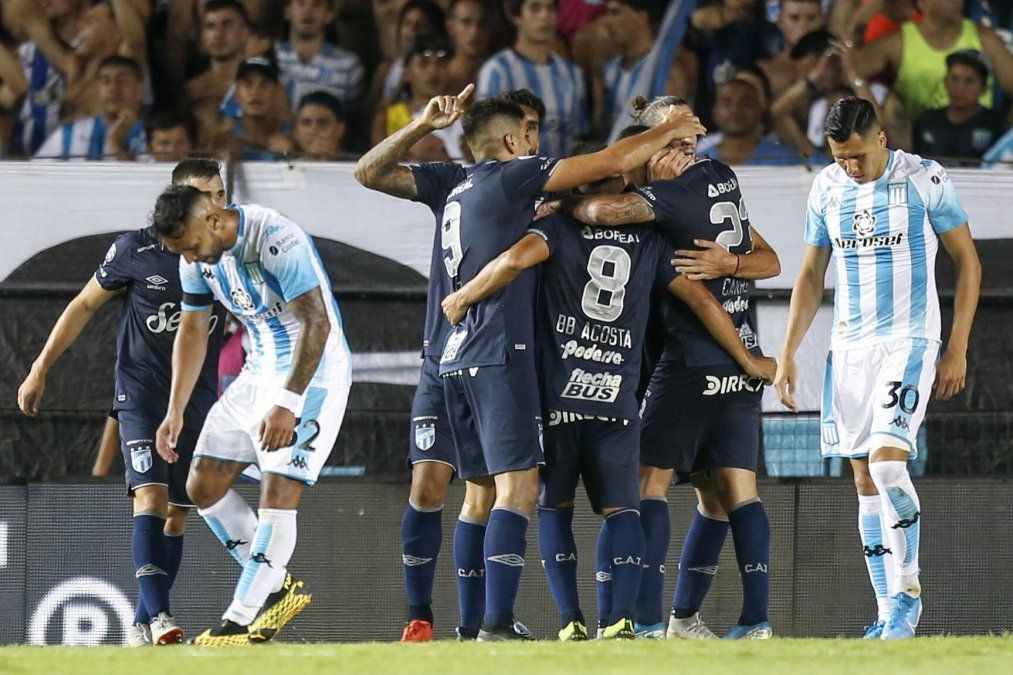 Racing, con el debut del DT Beccacece, no pudo con Atlético Tucumán en Avellaneda
