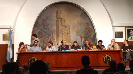 Grabois presentó un libro sobre los movimientos populares con prólogo del Papa Francisco