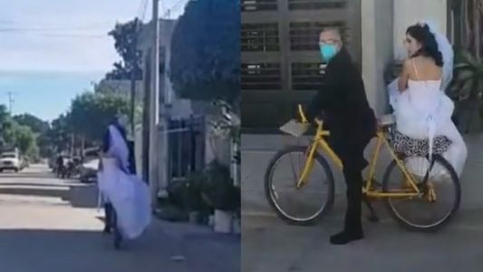 Un padre llevó a su hija a casarse en bici: No podía faltar