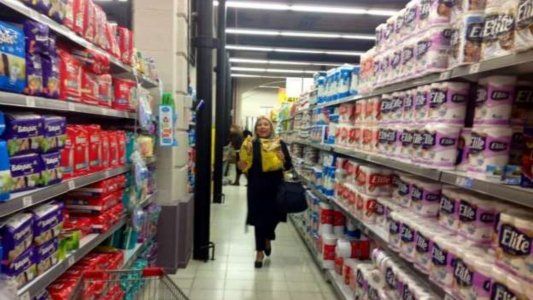 Carrió presentó un proyecto para ordenar las góndolas y evitar abusos en los precios