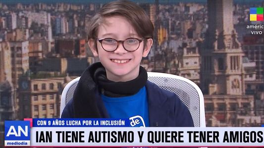Ian tiene autismo y quiere tener amigos: la increíble historia de un influencer diferente
