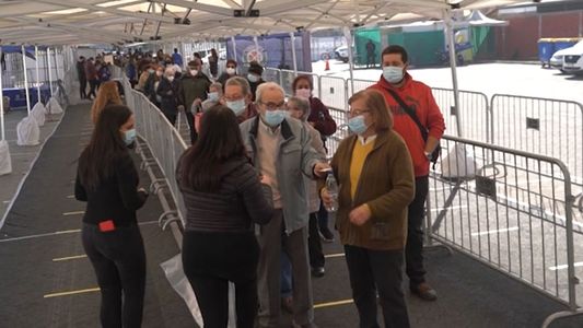 Chile, el primer país latinoamericano en aplicar una tercera dosis contra el Covid-19